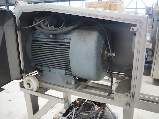 Simo - afbeelding 15 van  17