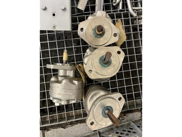 Simon-johnson - afbeelding 8 van  24