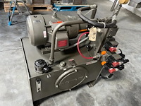 Simon-johnson - afbeelding 10 van  24