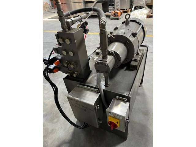 Simon-johnson - afbeelding 11 van  24