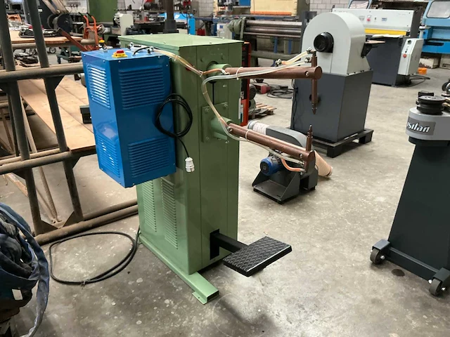 Simpel mpe 20 kva puntlasmachine - afbeelding 1 van  7