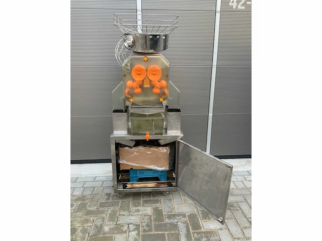 Sinaasappelpersmachine 8000xa - afbeelding 7 van  8