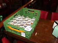 Sinas blikjes in kunststoffen krat 26 stuks. - afbeelding 2 van  2