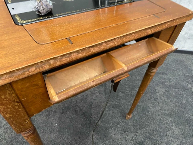 Singer - nostalgische naaimachine - afbeelding 13 van  36