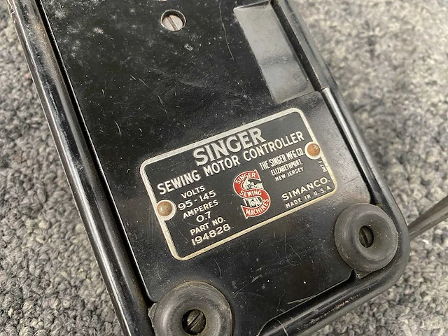 Singer - nostalgische naaimachine - afbeelding 15 van  36