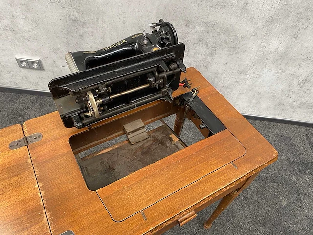 Singer - nostalgische naaimachine - afbeelding 21 van  36
