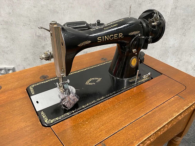 Singer - nostalgische naaimachine - afbeelding 12 van  36