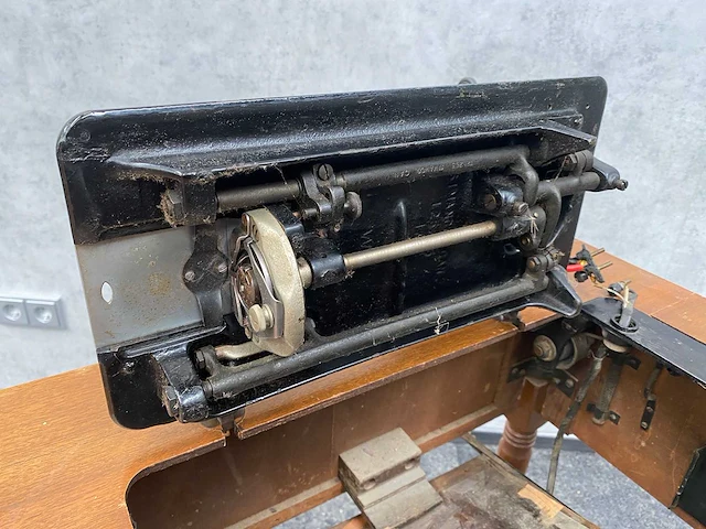 Singer - nostalgische naaimachine - afbeelding 24 van  36