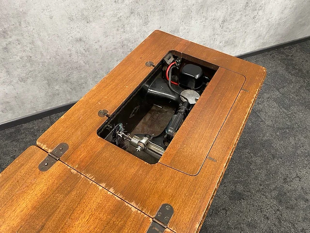 Singer - nostalgische naaimachine - afbeelding 26 van  36