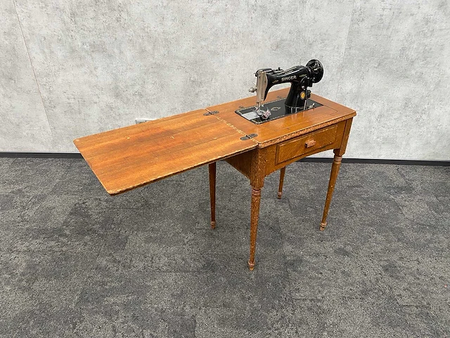 Singer - nostalgische naaimachine - afbeelding 23 van  36