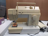 Singer naaimachine - afbeelding 1 van  3