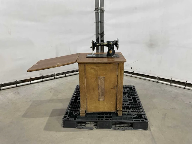 Singer nostalgische naaimachine - afbeelding 3 van  6