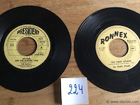 Singles divers 2stuks ( zonder hoes ) - afbeelding 1 van  1