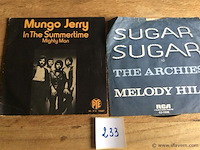 Singles divers 2stuks - afbeelding 1 van  2