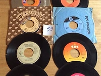 Singles divers ( deels zonder hoes ) - afbeelding 1 van  3