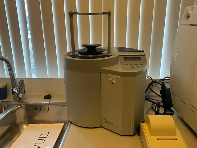 Sirona - 2012 - dac universal - universele tandheelkundige autoclaaf - afbeelding 1 van  6