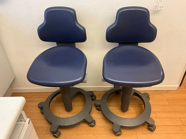 Sirona 37203 tabouret (2x) - afbeelding 1 van  5