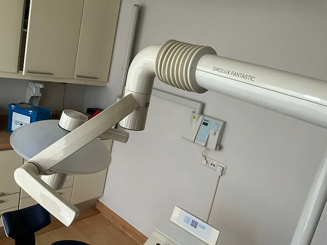 Sirona d3303 tandartsstoel - afbeelding 11 van  13