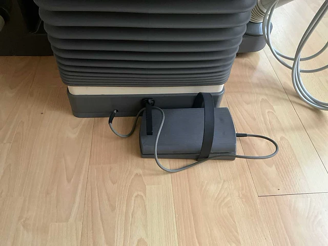 Sirona d3303 tandartsstoel - afbeelding 12 van  13