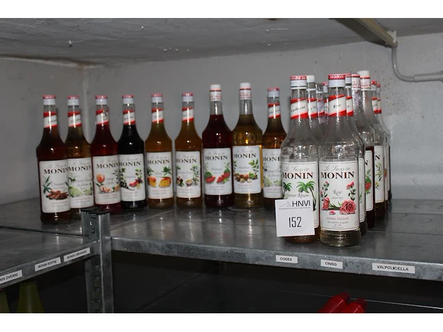 Siroop monin in negen volle en 14 aangebroken flessen. - afbeelding 1 van  2