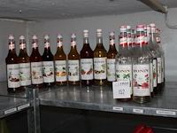 Siroop monin in negen volle en 14 aangebroken flessen. - afbeelding 1 van  2
