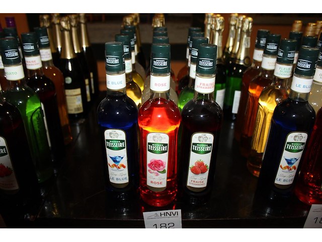 Siroop teisseire in diverse smaken 12 flessen. - afbeelding 1 van  2