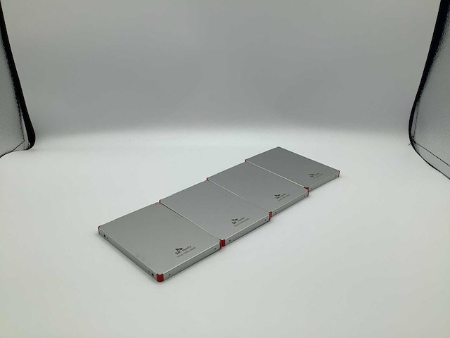 Sk hynix ssd 128 gb harde schijf (4x) - afbeelding 1 van  3