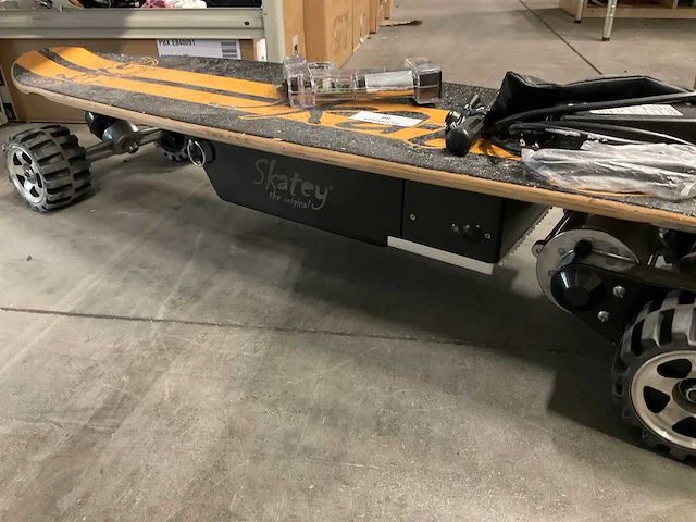 Skatey elektrisch skateboard - afbeelding 5 van  5