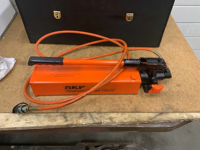 Skf 729122 handpomp t.b.v. smeersysteem - afbeelding 1 van  11