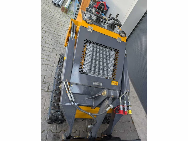 Skidster - 25pk - 2 cilinder - puinbak en grondbak - shovel - afbeelding 6 van  9