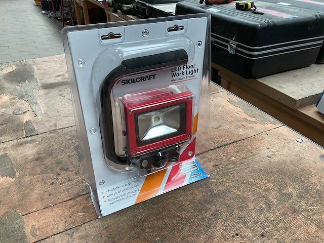 Skilcraft led floor work light - afbeelding 1 van  5