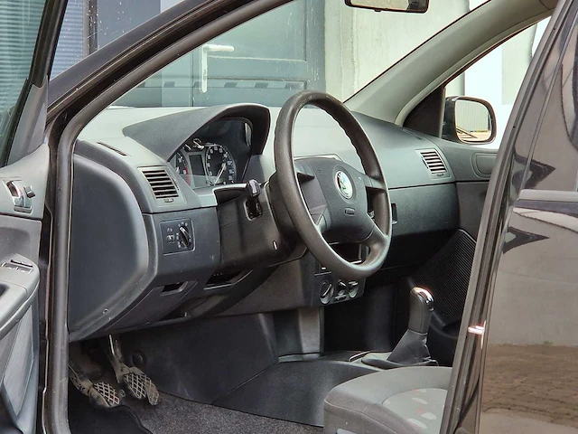 Skoda - 2003 - fabia combi - 1.4-16v creation - 85-lr-lh - afbeelding 19 van  19