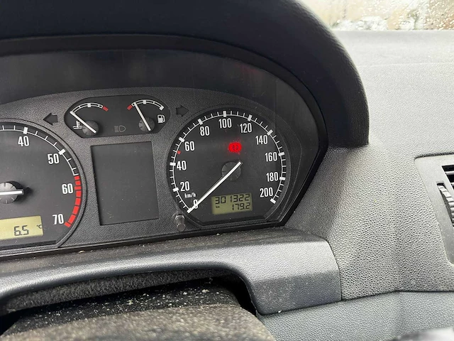 Skoda - 2004 - fabia combi - 1.4-16v tour de fr. - 86-pp-xr - afbeelding 2 van  10