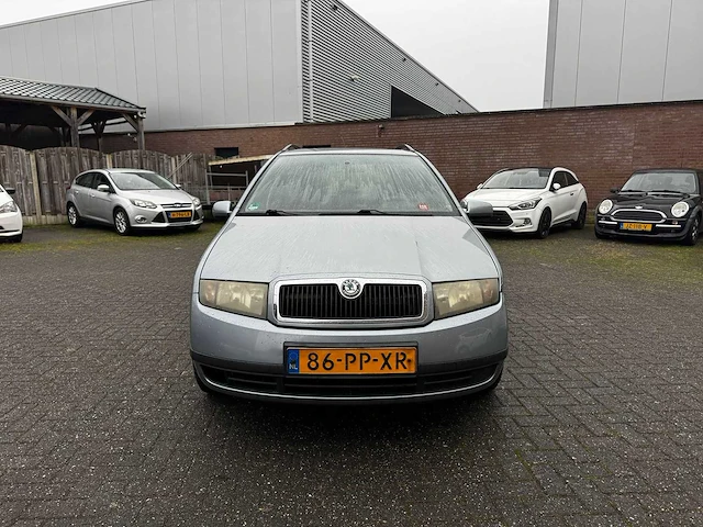 Skoda - 2004 - fabia combi - 1.4-16v tour de fr. - 86-pp-xr - afbeelding 3 van  10
