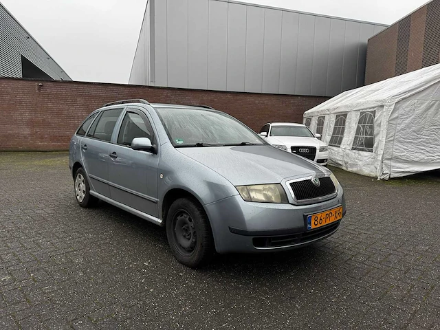 Skoda - 2004 - fabia combi - 1.4-16v tour de fr. - 86-pp-xr - afbeelding 4 van  10