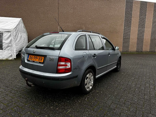 Skoda - 2004 - fabia combi - 1.4-16v tour de fr. - 86-pp-xr - afbeelding 5 van  10