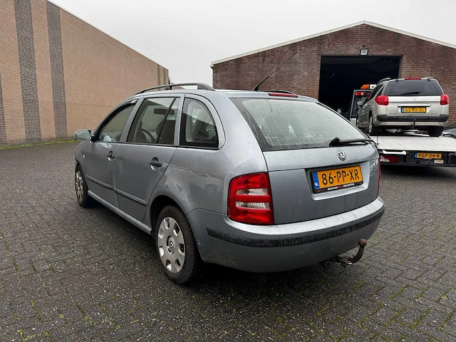Skoda - 2004 - fabia combi - 1.4-16v tour de fr. - 86-pp-xr - afbeelding 7 van  10