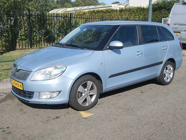 Skoda - 2010 - fabia combi - 1.2 tdi greenline - 02-nhn-4 - afbeelding 1 van  14