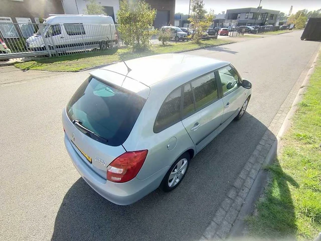 Skoda - 2010 - fabia combi - 1.2 tdi greenline - 02-nhn-4 - afbeelding 13 van  14