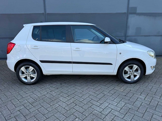 Skoda - 2014 - fabia - 1.2 tsi drive - 2-tnp-60 - afbeelding 13 van  18