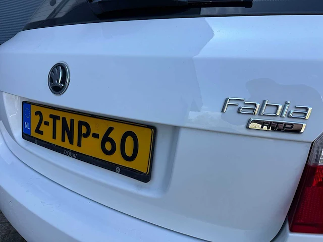 Skoda - 2014 - fabia - 1.2 tsi drive - 2-tnp-60 - afbeelding 16 van  18