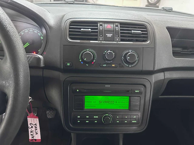 Skoda - fabia - 1.2 drive - 69-kvx-4 - afbeelding 4 van  17