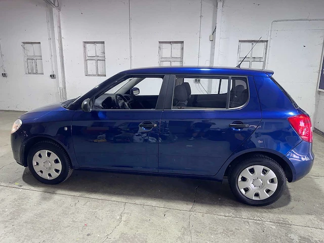 Skoda - fabia - 1.2 drive - 69-kvx-4 - afbeelding 10 van  17