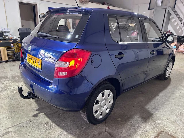 Skoda - fabia - 1.2 drive - 69-kvx-4 - afbeelding 13 van  17