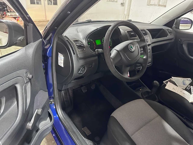 Skoda - fabia - 1.2 drive - 69-kvx-4 - afbeelding 16 van  17