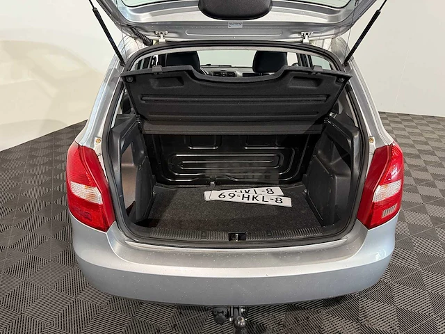 Skoda - fabia - 1.2 plus, 69-hkl-8 - afbeelding 8 van  13
