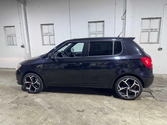 Skoda - fabia - 1.4 tsi rs dsg 180pk- j-537-kl - afbeelding 12 van  27
