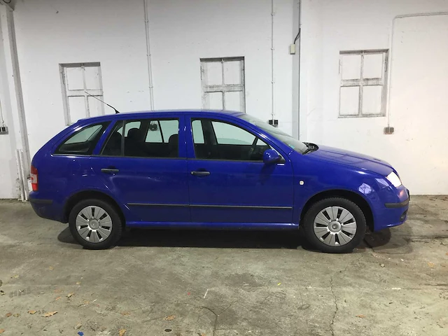 Skoda - fabia combi - 1.2-12v ambiente - 08-xg-kb - afbeelding 19 van  22
