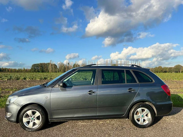 Skoda - fabia combi - 1.2 tsi scout - 9-tft-90 - 2012 - afbeelding 4 van  11
