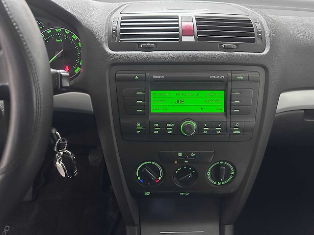 Skoda - octavia - 1.6 ambiente bns - 13-hbp-4 - afbeelding 5 van  21
